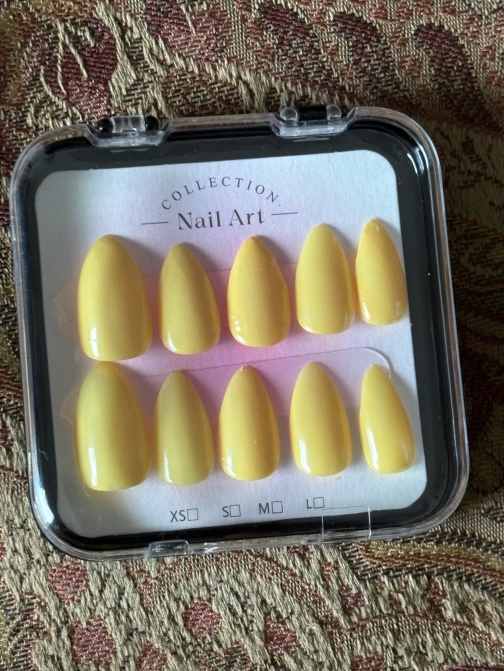 Yellow Press-On Nail Set - Collection Nail Art